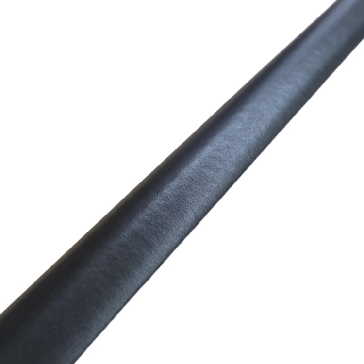 Cwiercwalek-12-x-12-x-2600-mm-czarny-szczegol.webp